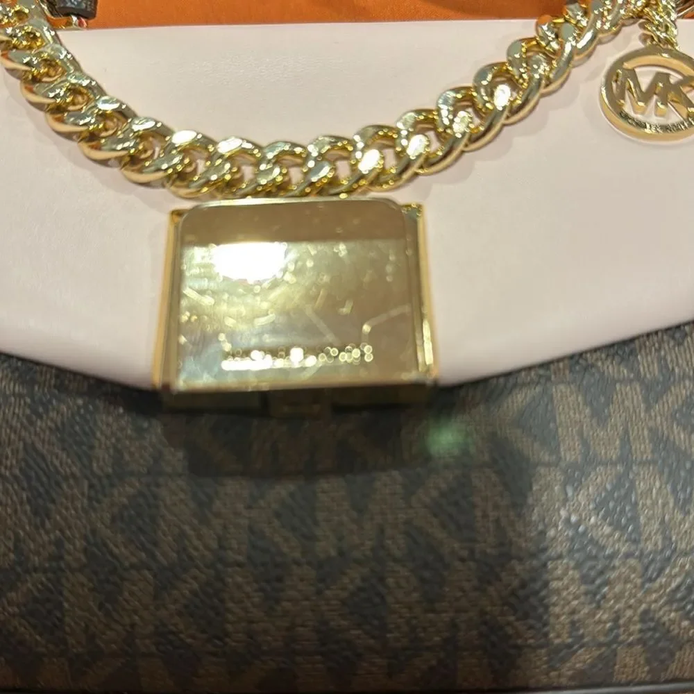 Michael Kors Elegant Crossbody
